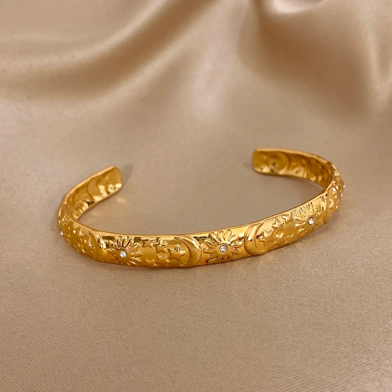 Ethnic Chic Fashion - Vintage Sun Moon Star Smooth Open